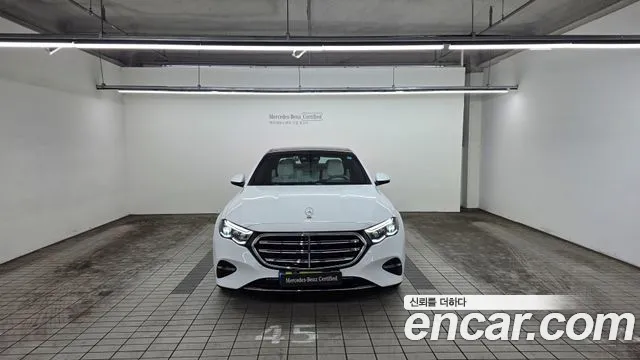Mercedes-Benz E-Class — Фото автомобиля 3