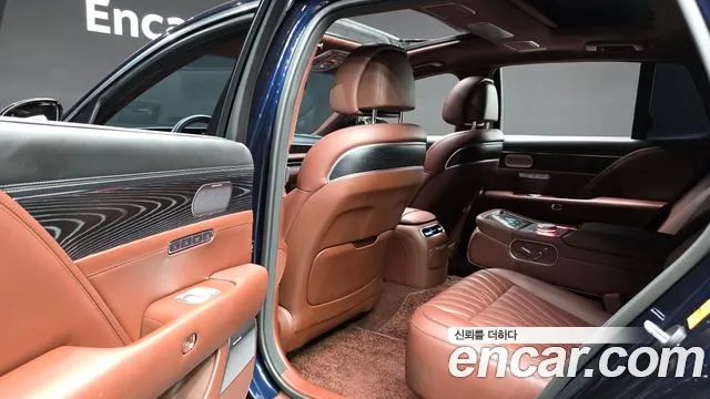 Genesis G90 Бензин 3.5 турбо AWD — Фото автомобиля 11