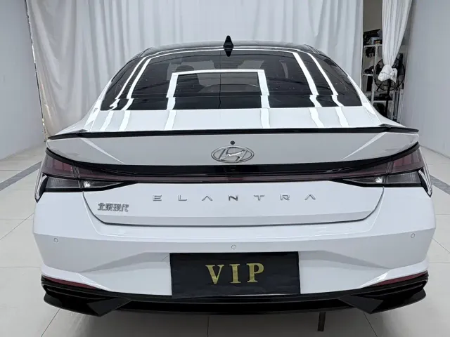 Hyundai Elantra — Фото автомобиля 5
