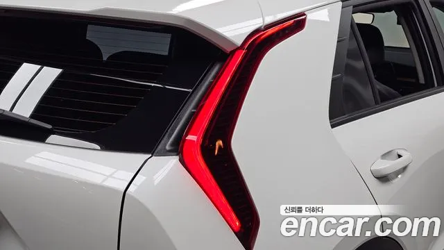 Kia Niro — Фото автомобиля 8