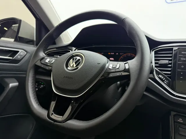 Volkswagen T-Roc — Фото автомобиля 16