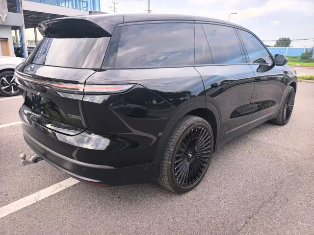 Nio ES8 — Фото автомобиля 4