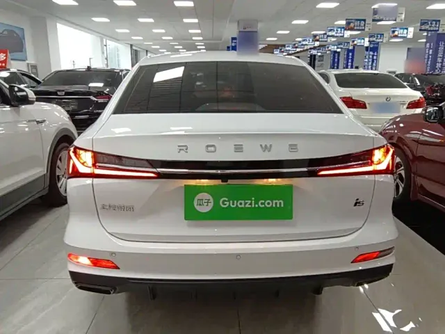 Roewe i5 — Фото автомобиля 5