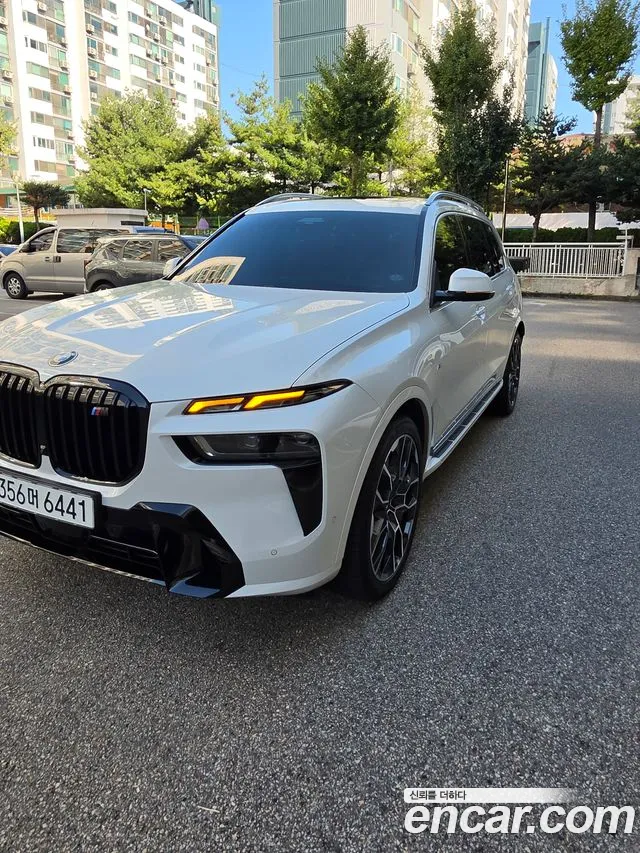 Фотография автомобиля — BMW X7 G07