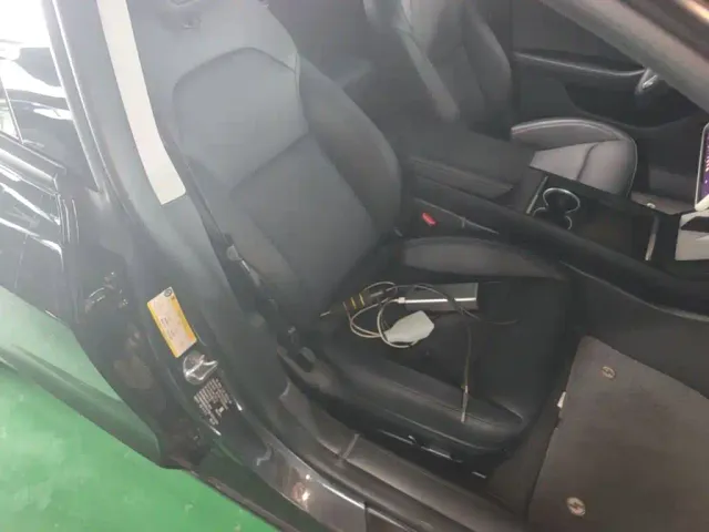 Tesla Model 3 — Фото автомобиля 18