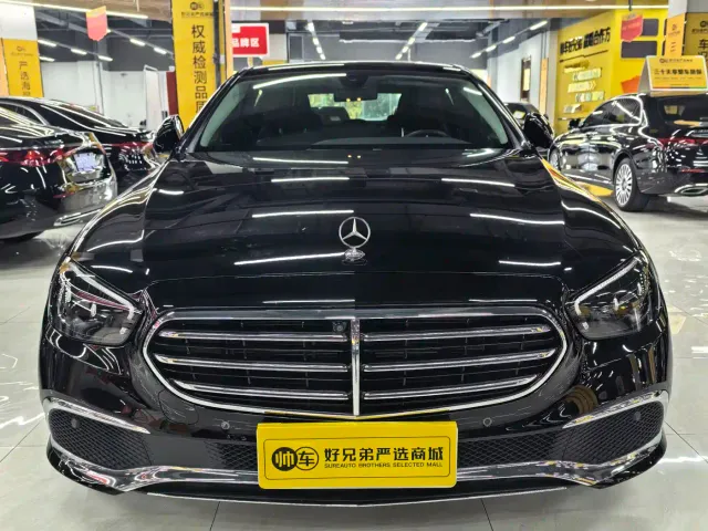 Mercedes-Benz E-Class — Фото автомобиля 2