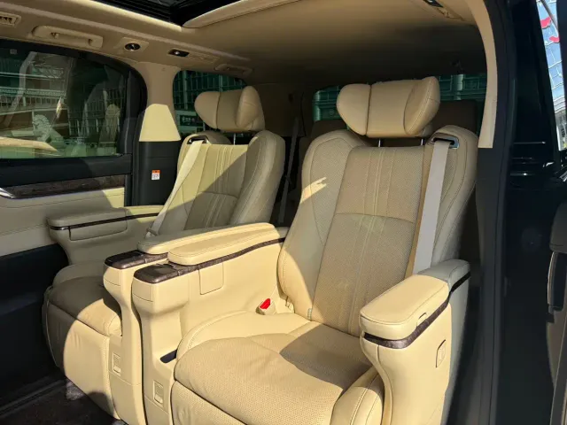 Toyota Vellfire — Фото автомобиля 6