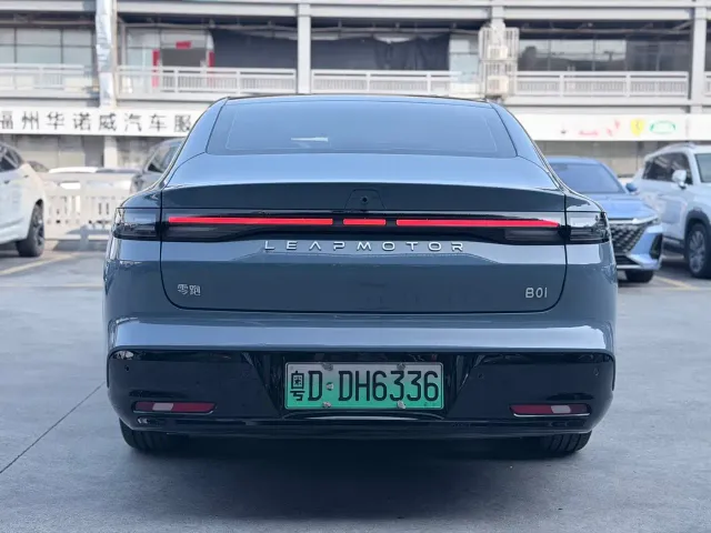 Leapmotor B01 — Фото автомобиля 5