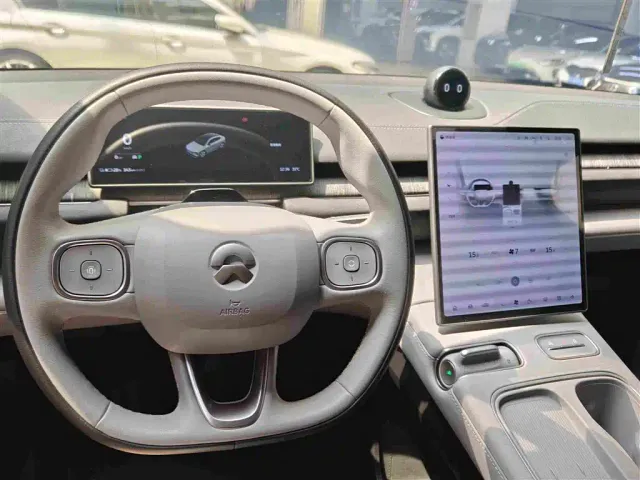 Nio EC6 — Фото автомобиля 11