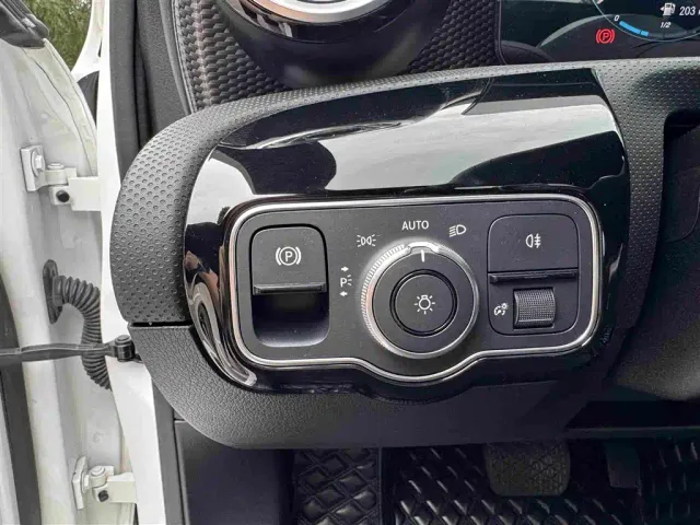 Mercedes-Benz A-Class — Фото автомобиля 25