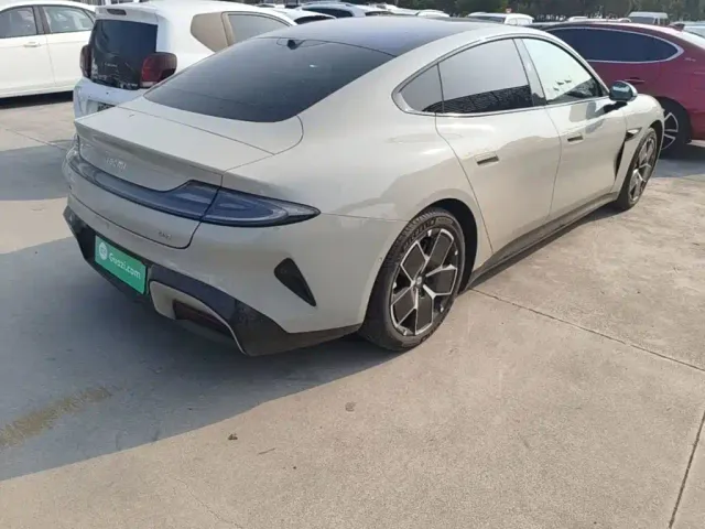Xiaomi SU7 — Фото автомобиля 6