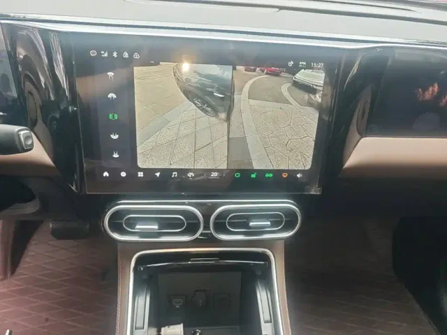 Leapmotor C11 — Фото автомобиля 12