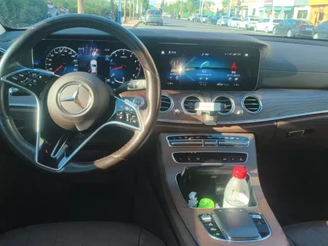 Mercedes-Benz E-Class — Фото автомобиля 12