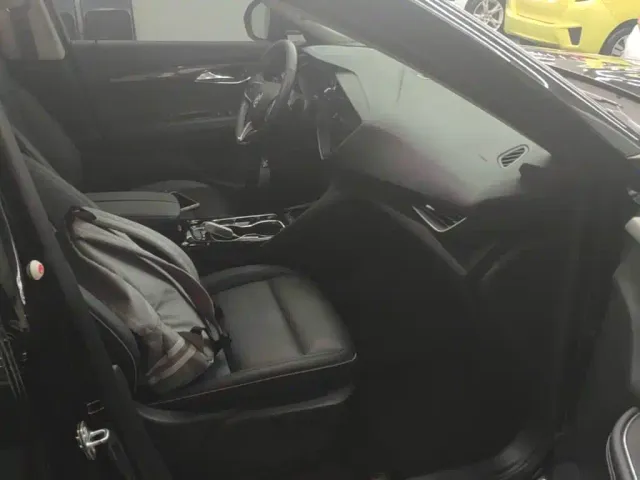 Buick Envision Plus — Фото автомобиля 24