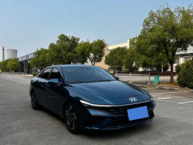 Hyundai Elantra — Фото автомобиля 2