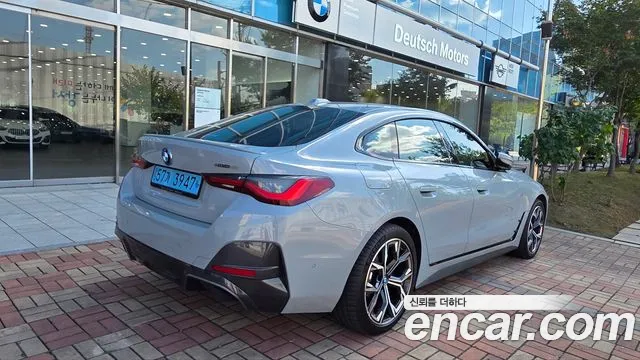 BMW i4 — Фото автомобиля 2