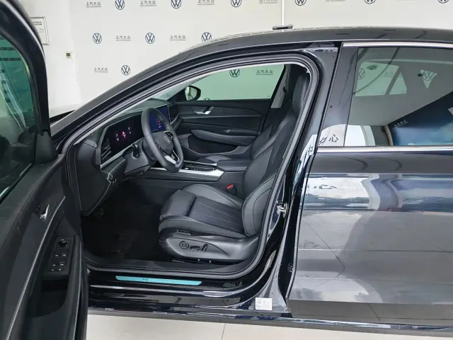 Volkswagen Passat — Фото автомобиля 3