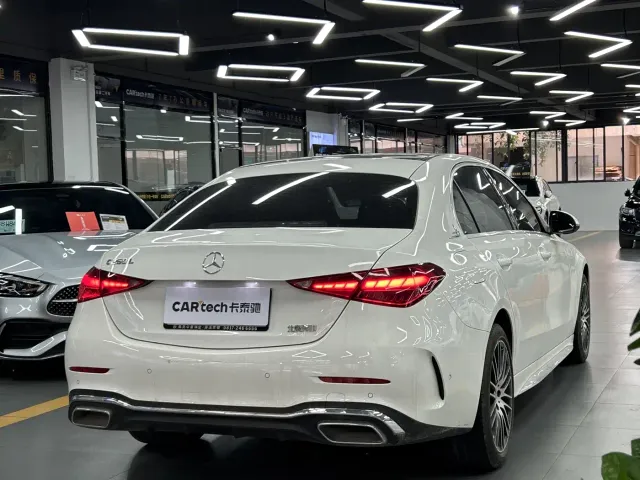 Mercedes-Benz C-Class — Фото автомобиля 3
