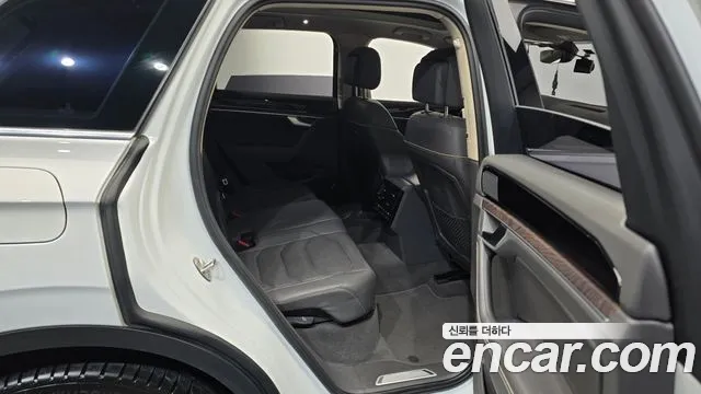 Volkswagen Touareg Touareg 3 поколение 3.0 TDI Prestige — Фото автомобиля 12