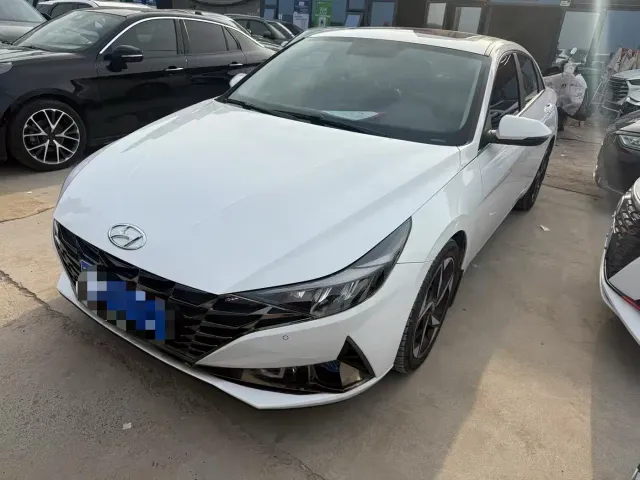 Фотография автомобиля — Hyundai Elantra