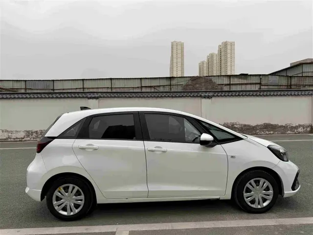 Honda Fit — Фото автомобиля 13