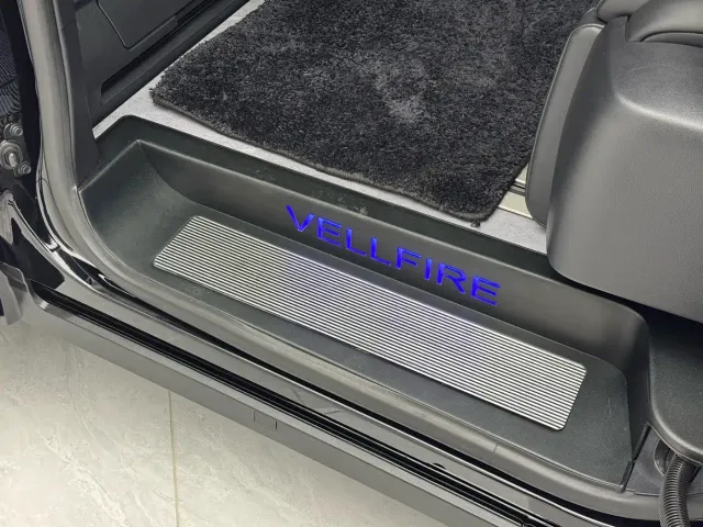 Toyota Vellfire — Фото автомобиля 10