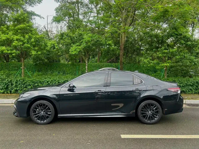Toyota Camry — Фото автомобиля 2
