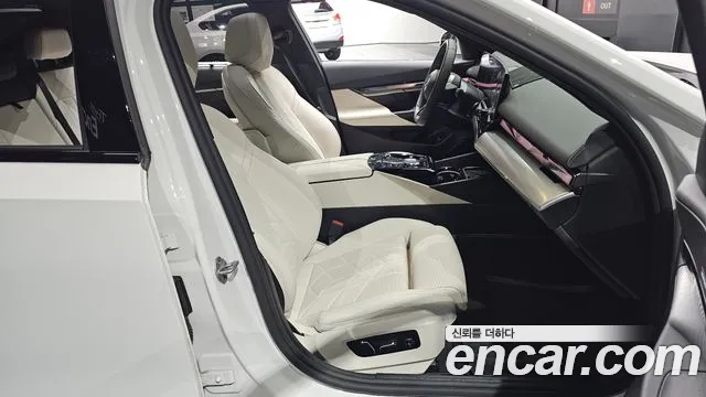 BMW i5 — Фото автомобиля 24
