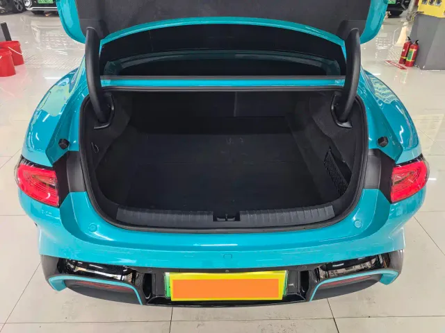 Xiaomi SU7 — Фото автомобиля 13