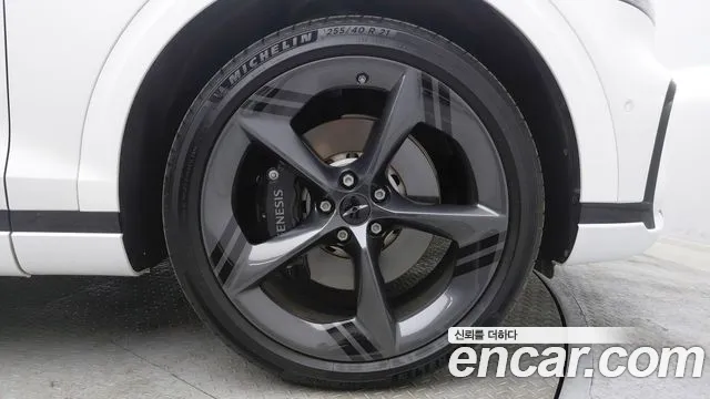 Genesis GV70 — Фото автомобиля 9