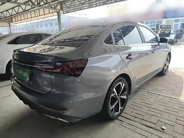 Roewe i5 — Фото автомобиля 6