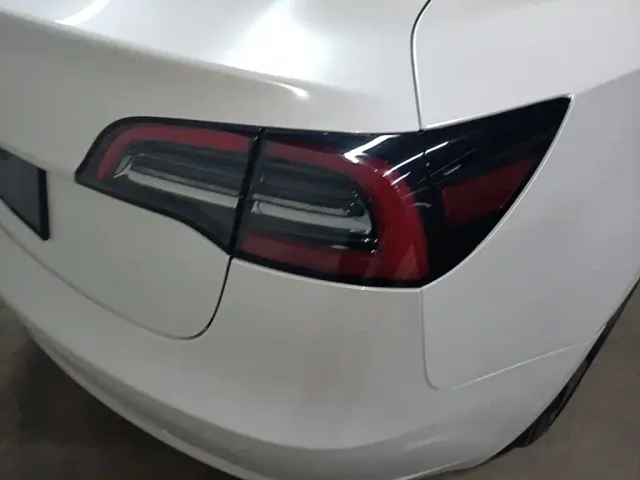 Tesla Model 3 — Фото автомобиля 7