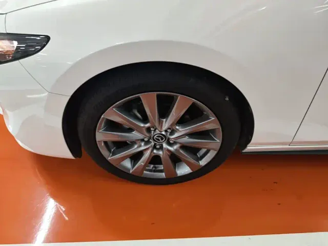 Mazda Axela — Фото автомобиля 22
