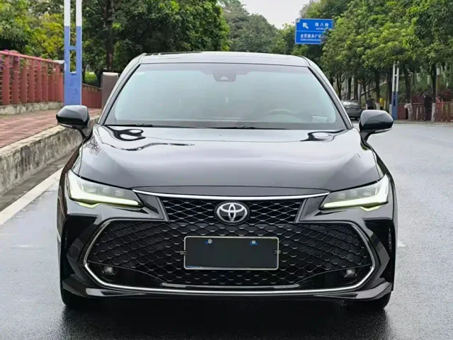 Toyota Avalon — Фото автомобиля 2
