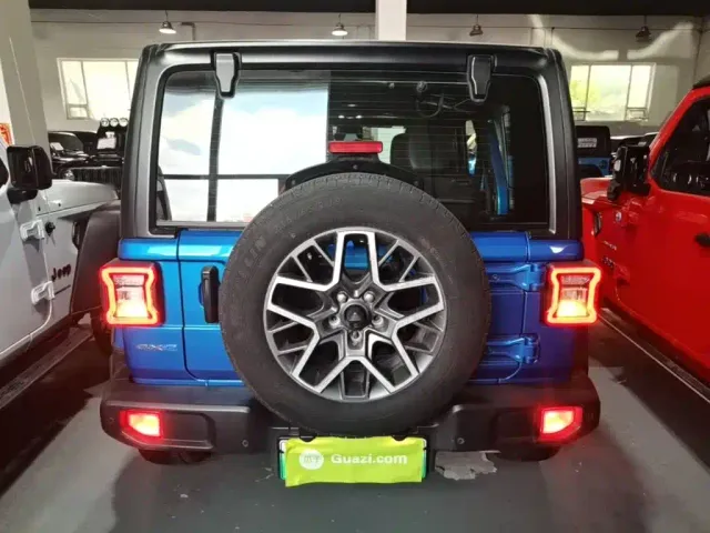 Jeep Wrangler 4xe — Фото автомобиля 5