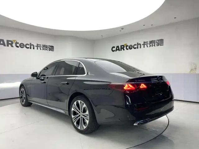 Mercedes-Benz E-Class — Фото автомобиля 7