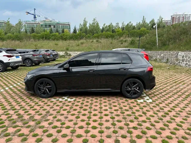 Volkswagen Golf — Фото автомобиля 7