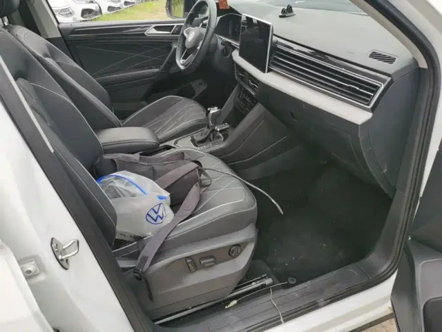 Volkswagen Tiguan L — Фото автомобиля 24
