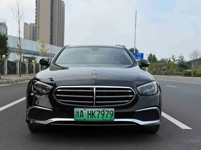 Mercedes-Benz E-Class — Фото автомобиля 2
