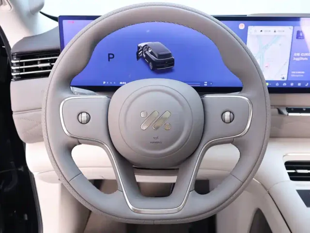 IM Motors LS9 — Фото автомобиля 16