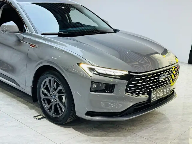 Ford Mondeo — Фото автомобиля 5