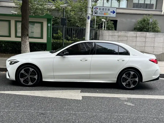 Mercedes-Benz C-Class — Фото автомобиля 3