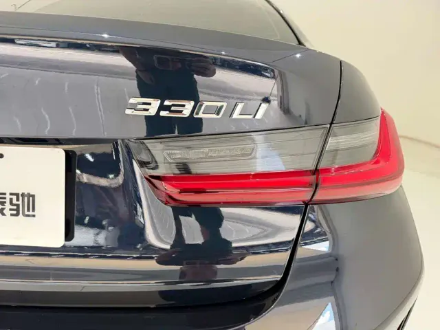 BMW 3 Series — Фото автомобиля 10