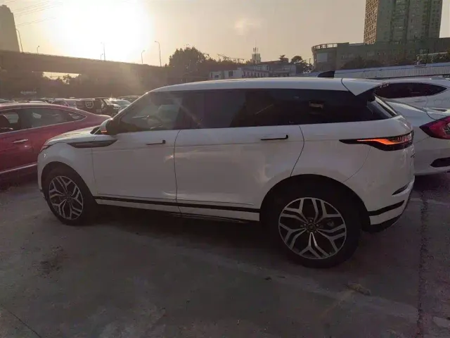 Land Rover Range Rover Evoque — Фото автомобиля 3