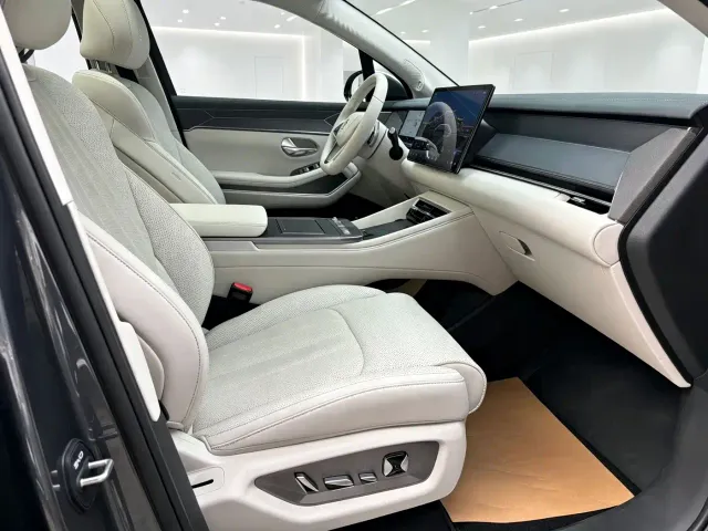 BYD Tang L — Фото автомобиля 6