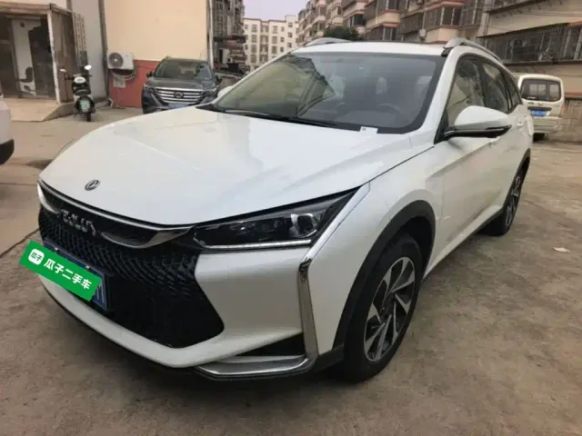 Фотография автомобиля — Dongfeng Yixuan GS