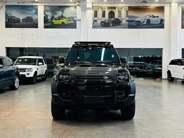 Land Rover Defender — Фото автомобиля 2