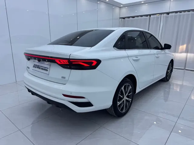 Geely Emgrand — Фото автомобиля 4