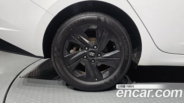 Hyundai Avante CN7 — Фото автомобиля 5