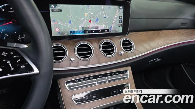 Mercedes-Benz E-Class — Фото автомобиля 13